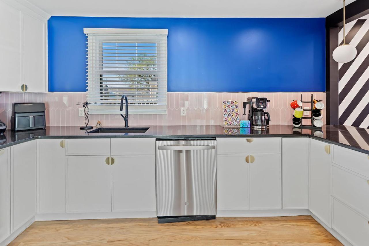 Holiday home Stylishly Renovated 5-bedroom In Ac - Perfect For Groups And Families *